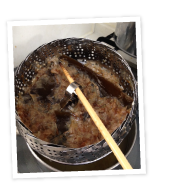 一度に入れて、だしがらも楽ちん!(昆布と鰹節の合わせだし)