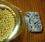 大豆は前の日から水につけておく